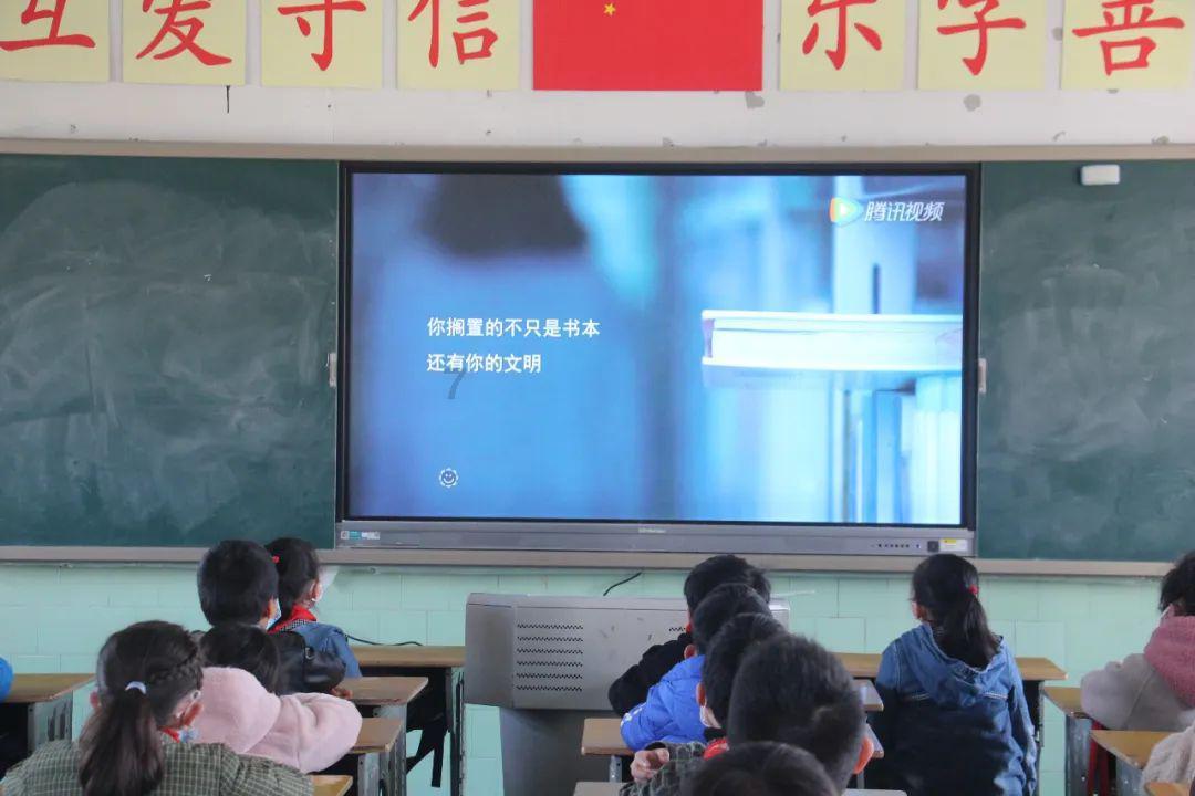 《超体》将拍衍生剧集，《超体》这部影片主要讲了什么故事？游戏画面